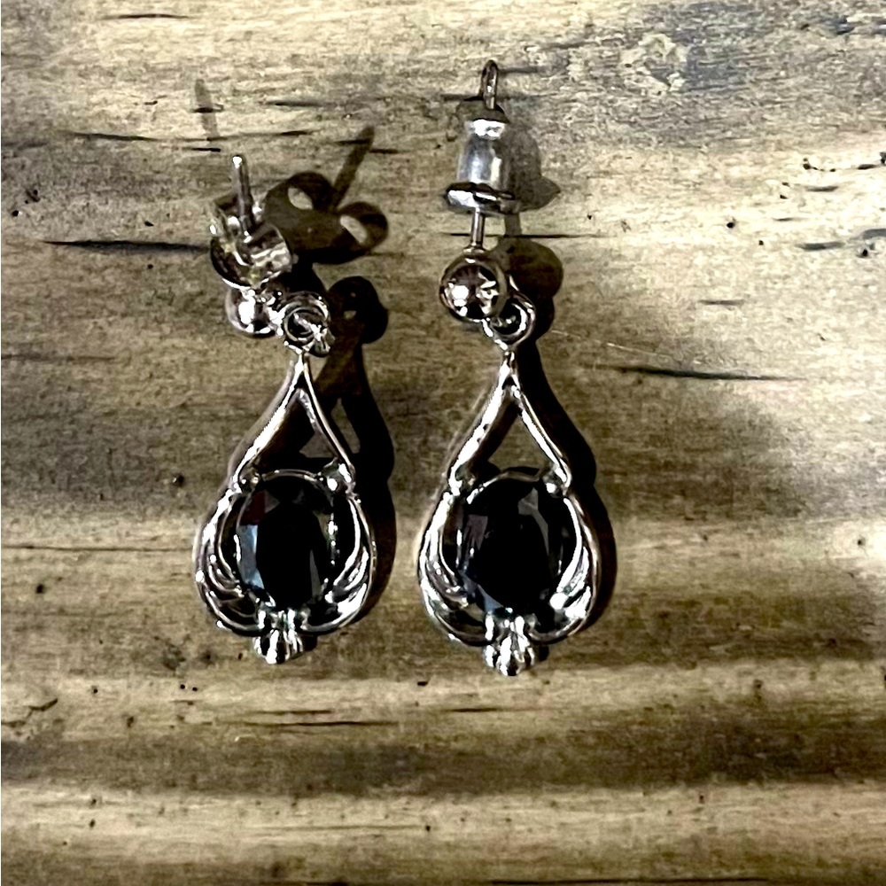 Drop shiny fashion earrings